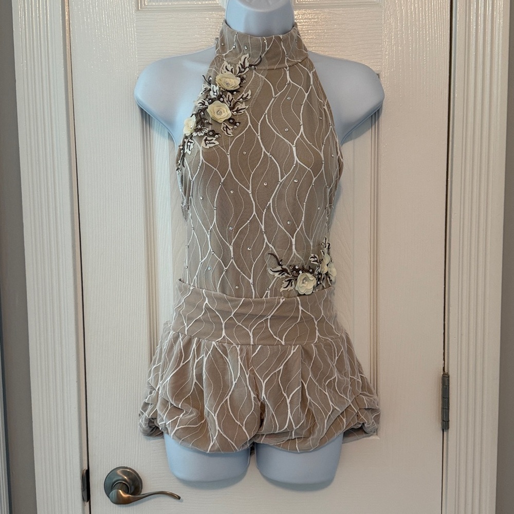 Women’s/ Teen dance costume.